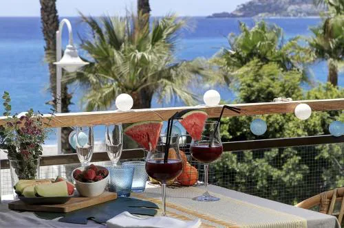 PRECIOSO y EXCLUSIVO APARTAMENTO EN 1º LINEA DE PLAYA CON PARKING
