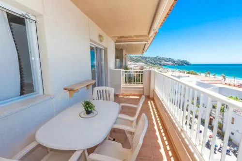 Sun and Seaviews Bay