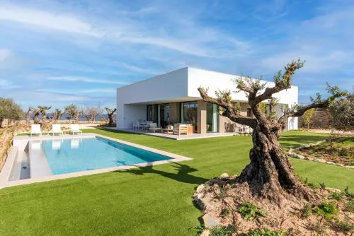Stylish Rural House Golf Course
