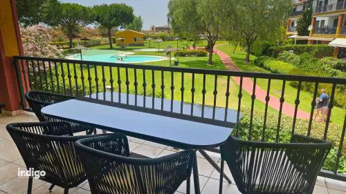 MUL001 Bright 2 bedroom Apartment with Pool View