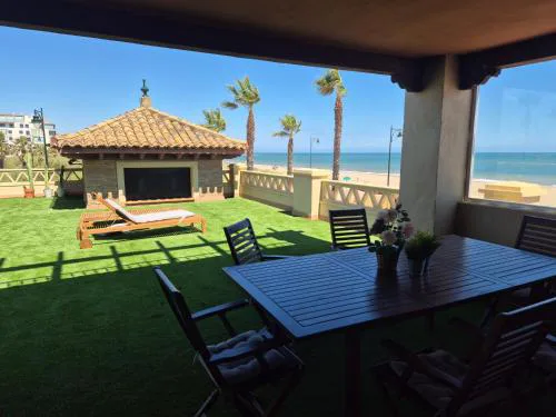 TOP APARTMENT! Frente al mar y gran terraza