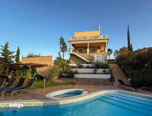 Villa Nosredna 5 Bedroom & Pool LES01