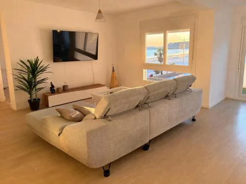 CASA ESTILO NÓRDICO CON VISTAS AL MAR (1ªLINEA)