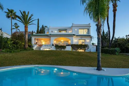 Villa de Luxe avec Vue Époustouflante