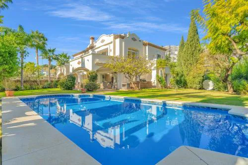 Villa La Quinta 5 Bedroom Villa with Heated Pool by Finest Rentals
