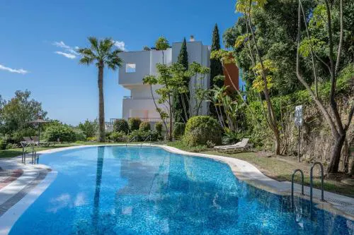 Vistas espectaculares en La Quinta Suites cerca de Puerto Banús