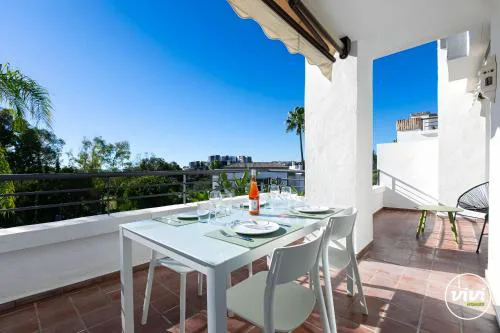 VIVI Homes - El Lago