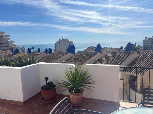2 bed. amazing sea views