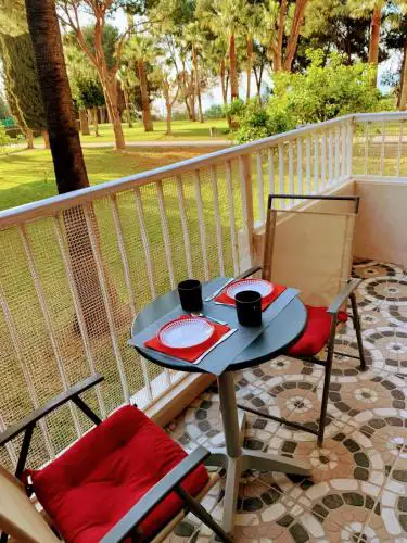 APT en Benalmádena 1 dormitorio Terraza con vistas al mar y jardín Piscina Wifi Nuevo