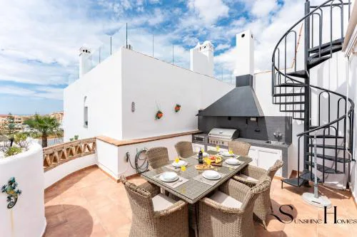 Beautiful views family townhouse steps from the BEACH