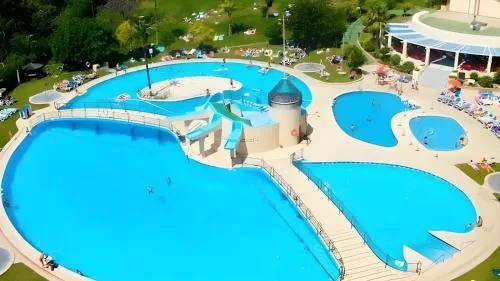 Bythewave Apartments