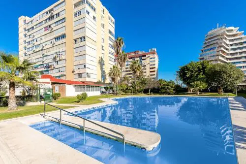 Casa de Chris con Garaje y Piscina a 9 min de la Playa