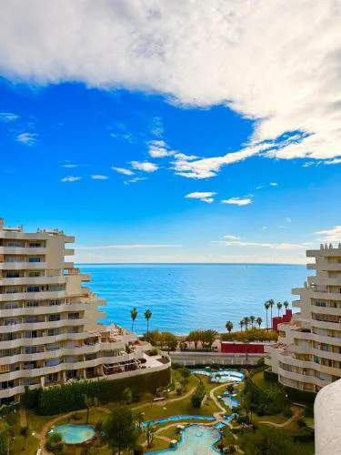 Charming Apartment in Benalbeach with Garden and Sea View