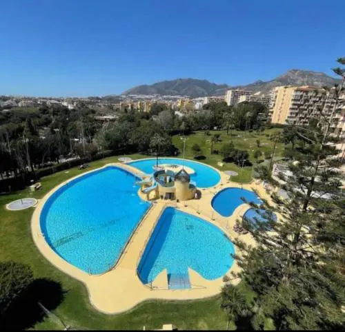 Estudio con vistas al mar, piscinas, recepción 24 hs