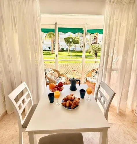 Garden View 1 bedroom Beach Retreat