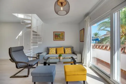 Las Palmeras beach duplex penthouse
