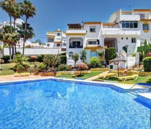 Lomas de Benalmar beach piscina air parking Andra