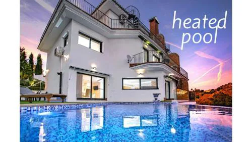 Luxury villa with sea views - heated pool-Jacuzzi