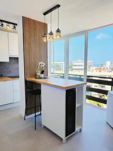 Ocean Breeze Designer Holiday Apartment