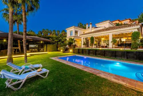 Ocean Views Luxury Villa next to beach