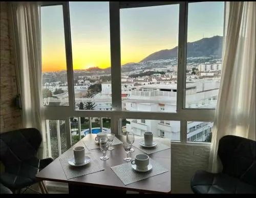 Precioso apartamento en Benalmádena, piscinas, recep 24 horas