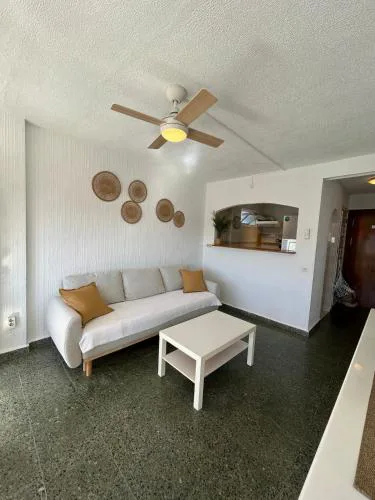 Sea & Mountain View Apartment in Benalmádena