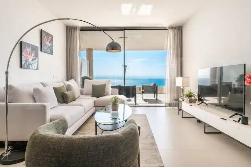 Sea view haven with terrace and parking REMS