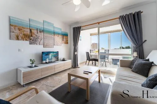 Seaview Retreat Apartment with Pool 2