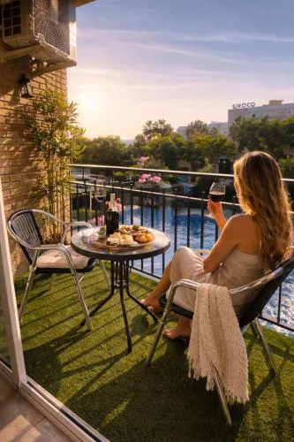 Studio With Views Next To Puerto Marina THE GREEN DOOR