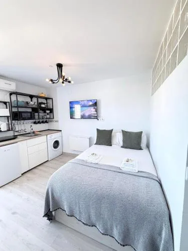 Sunny Studio With Beautifull Seaviews