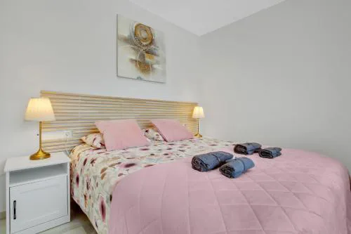 The Charming Oasis! 2 bedrooms - By HelloDomik