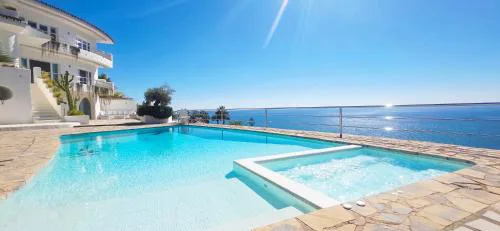 Villa R7- Luxury with Ocean Views