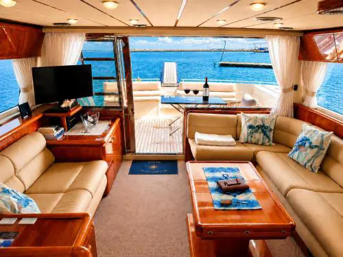 Captain Cangrejo Yacht