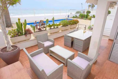 Cadre exceptionnel Appartement les pieds dans l'Eau Mer Piscine Clim Terrasse Vue Mer