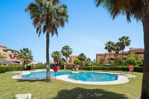 Family Friendly 2BR in Casares Pool and Padel Fun