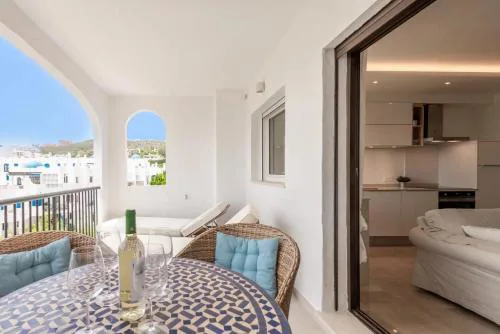 Beach get-away The sunny La Duquesa apartment