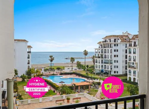 Bright apartment next to the beach