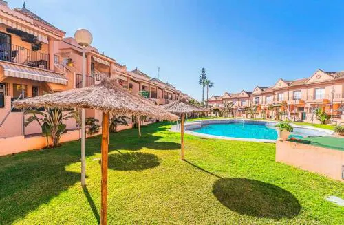 APARTAMENTO EN URBANIZACIÓN AL-ÁNDALUs CERCA DE LA PLAYA DE LA BARROSA
