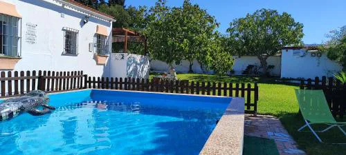 Casa con piscina privada y jardín