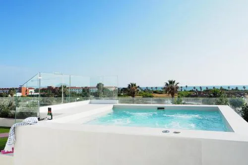 Penthouse duplex with jacuzzi, 5 min to beach