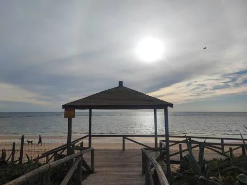 Precioso bajo muy grande a 200 metros de playa