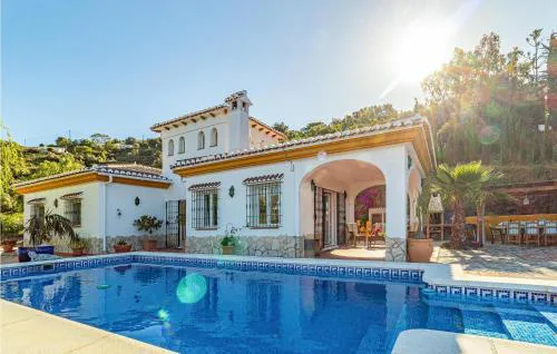 Cozy Home In Cómpeta With Wifi