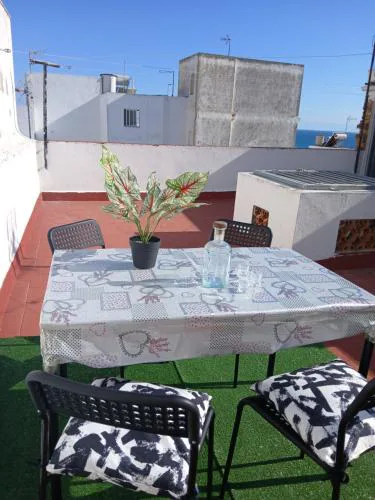 Alojamiento Gardenia 200m de la playa, solo familias y parejas