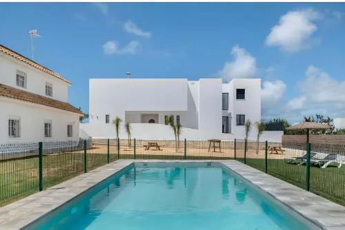 Apartamento con piscina compartida cerca del centro