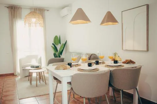 Azure Beachside Apartment - 50M from the Beach