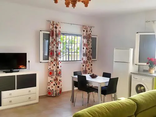 Casa con jardin privado y zona de barbacoa