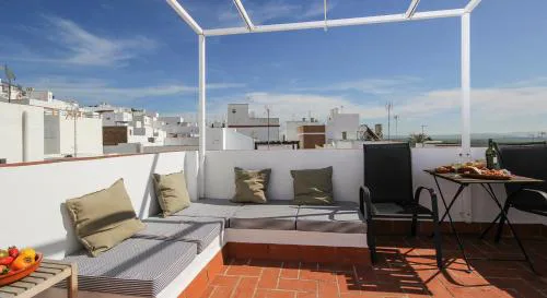 Extramuros Town house with roof terrace and sea view in the center of Conil