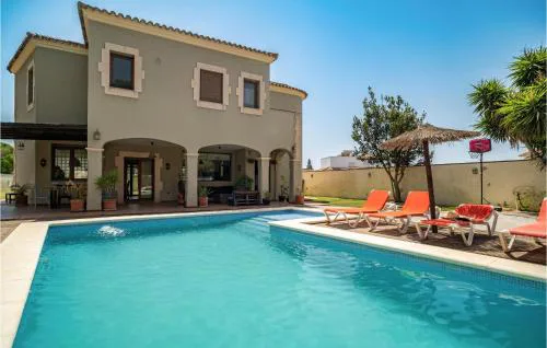 Gorgeous Home In Conil De La Frontera