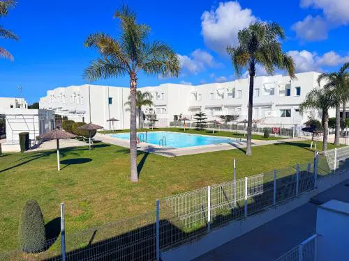 Luz de Conil is a modern villa next to Playa Fontanilla