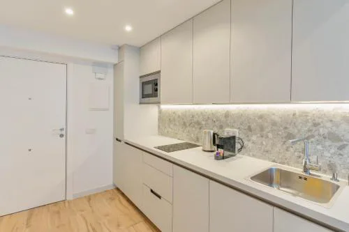 Deanes Califa Suites 5